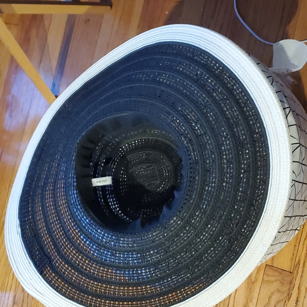 Classy Straw Hat - Picture 3 of 3